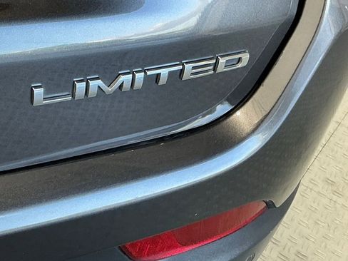 Used 2018 Jeep Compass Limited w/ Navigation Group image 6