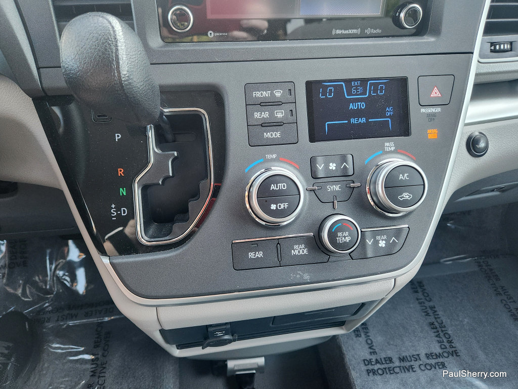 Used 2020 Toyota Sienna LE FWD image 46
