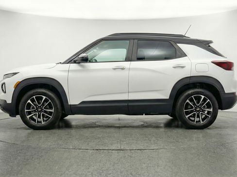 Used 2025 Chevrolet TrailBlazer LT image 5