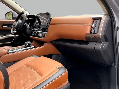 Used 2025 Nissan Pathfinder Platinum w/ Cargo Package FWD image 19