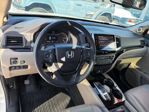 Used 2017 Honda Pilot Elite image 12