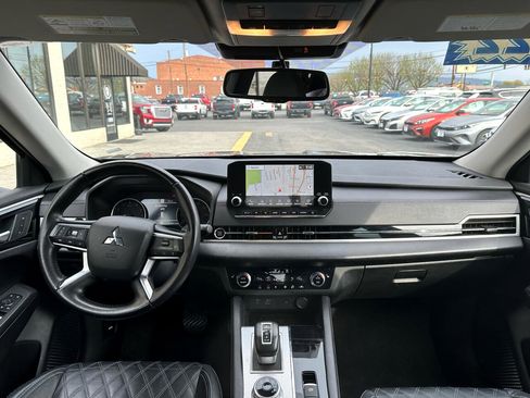 Used 2022 Mitsubishi Outlander SEL image 11