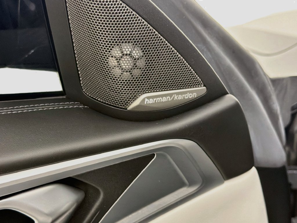 Used 2025 BMW M4 xDrive Competition w/ M Carbon Exterior Package AWD/4WD image 19