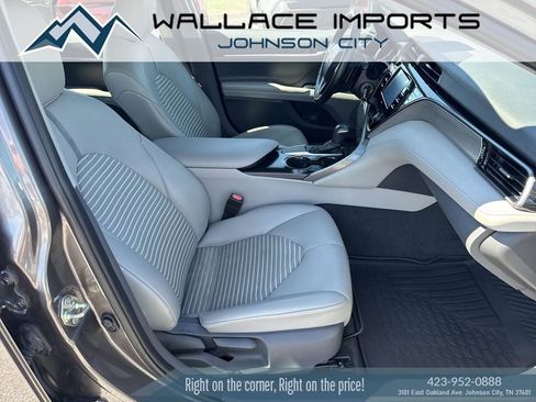 Used 2020 Toyota Camry SE FWD image 34