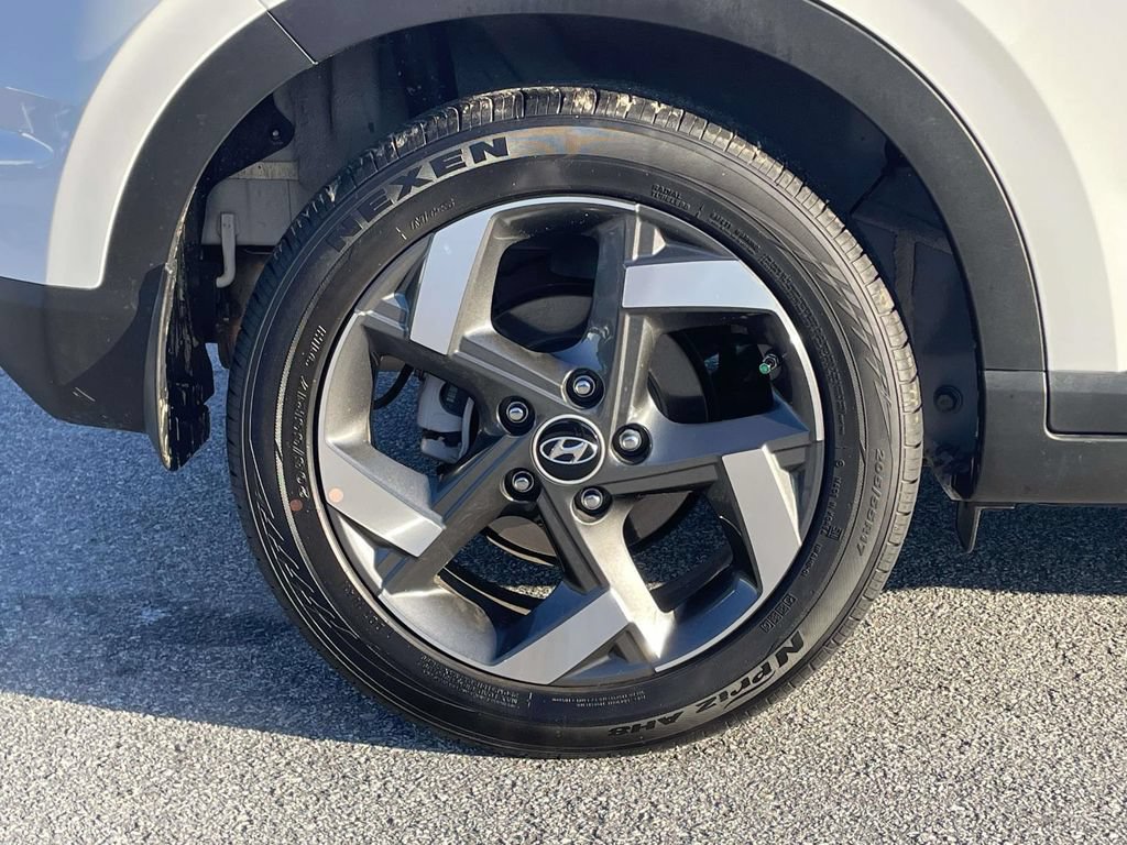 Certified 2026 Hyundai Venue SEL FWD image 33