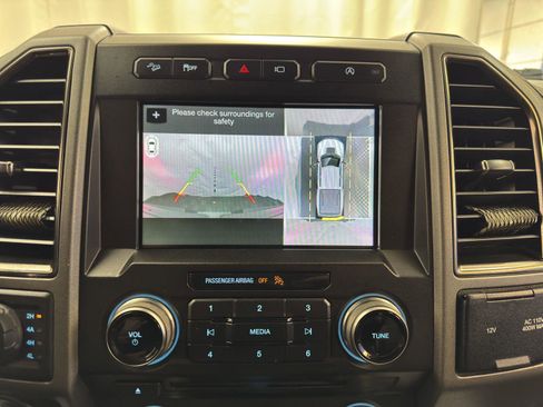 Used 2018 Ford F150 Raptor w/ Equipment Group 802A Luxury image 25