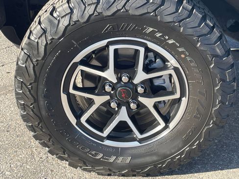 Used 2025 Jeep Wrangler Rubicon image 29