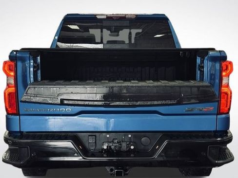 Used 2023 Chevrolet Silverado 1500 ZR2 w/ Technology Package image 13
