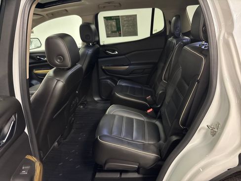 Used 2019 GMC Acadia Denali w/ Technology Package FWD image 32
