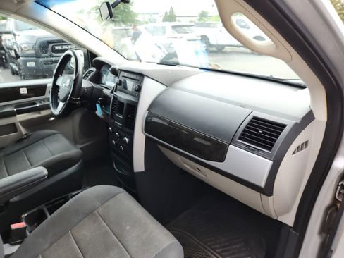 Used 2009 Dodge Grand Caravan SXT FWD image 17