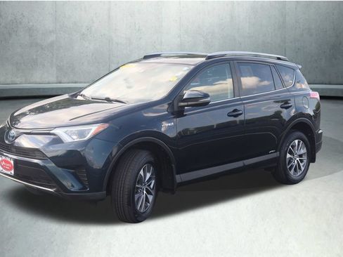 Used 2018 Toyota RAV4 LE AWD/4WD image 26