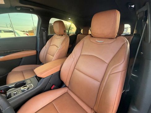 Used 2022 Cadillac XT4 Premium Luxury w/ Enhanced Visibility Package FWD image 14