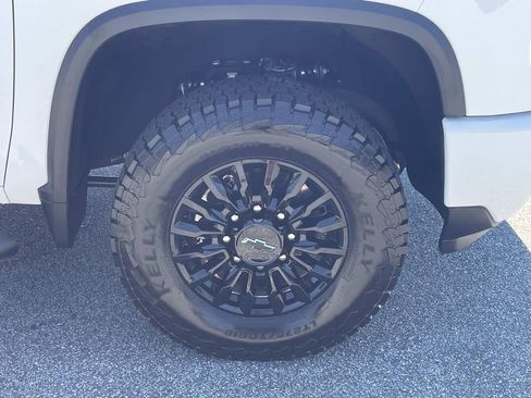 Used 2024 Chevrolet Silverado 2500 LT w/ Z71 Sport Edition AWD/4WD image 11
