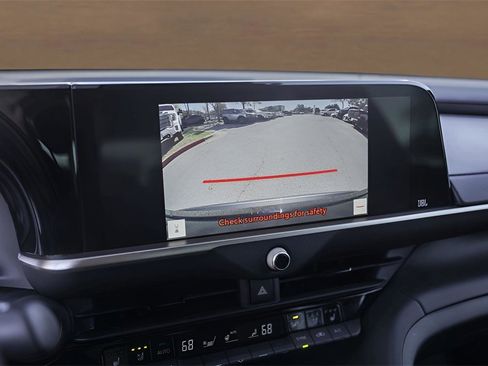 Used 2023 Toyota Crown Limited image 17