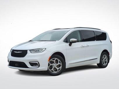 Used 2023 Chrysler Pacifica Limited