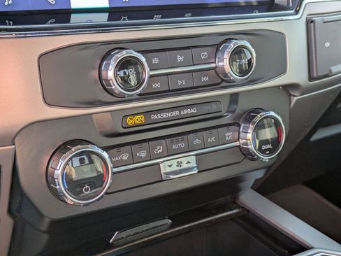 Used 2022 Ford F250 Lariat image 24