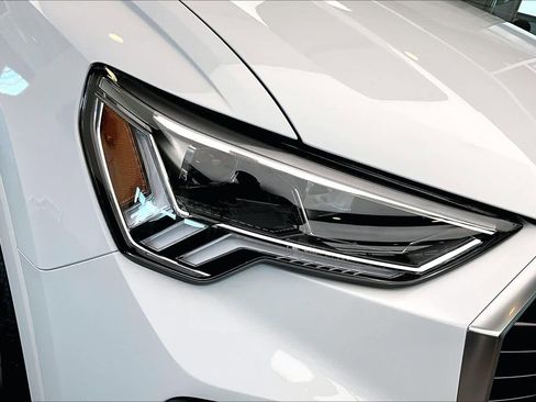 Certified 2025 Audi Q3 2.0T Premium Plus w/ Premium Plus Package image 27