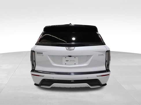 Used 2026 Cadillac Vistiq Platinum AWD/4WD image 3
