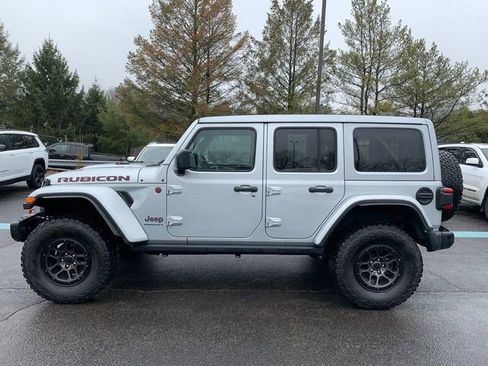 Used 2024 Jeep Wrangler Unlimited Rubicon image 2