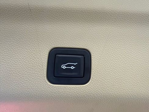 Used 2023 Cadillac Escalade Premium Luxury w/ Performance Package AWD/4WD image 26