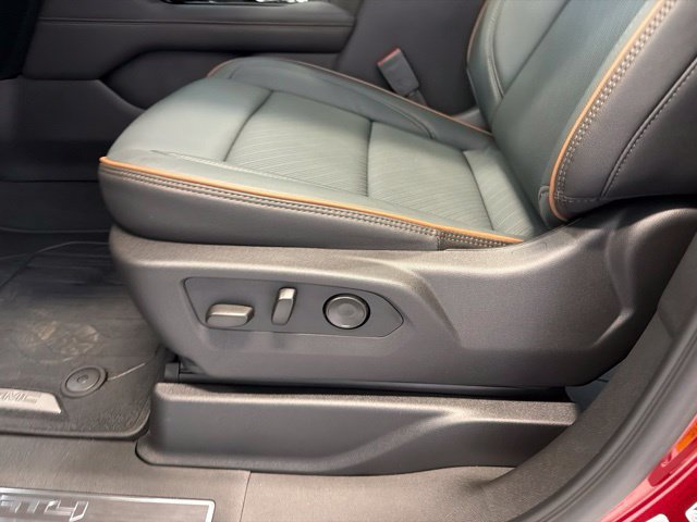 Used 2026 GMC Yukon XL AT4 AWD/4WD image 17