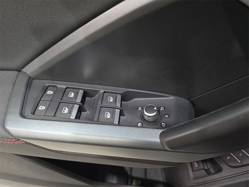 Used 2025 Audi Q3 2.0T Premium Plus w/ Premium Plus Package image 29