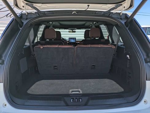 Used 2023 Lincoln Aviator Reserve w/ Equipment Group 201A RWD image 13