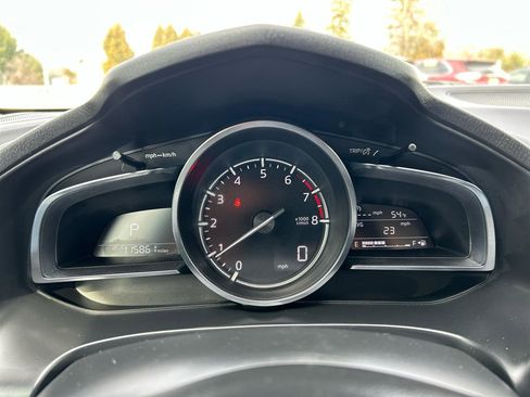 Used 2017 MAZDA MAZDA3 Grand Touring image 11