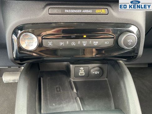 Used 2024 Ford Escape Platinum image 12