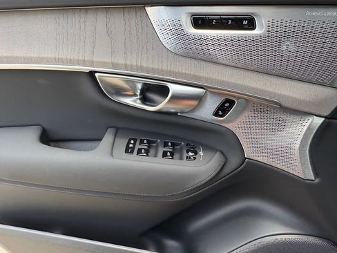 New 2026 Volvo XC90 B6 Ultra w/ Lounge Package image 16