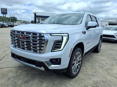 New 2026 GMC Yukon Denali w/ Denali Reserve Package AWD/4WD image 3