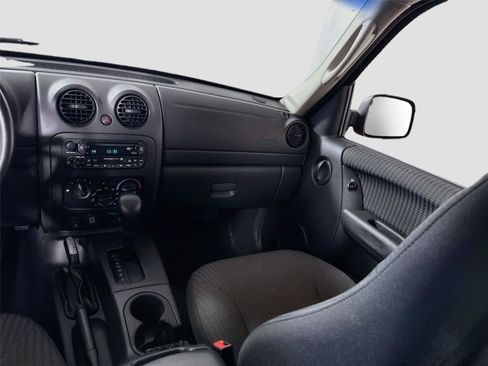 Used 2002 Jeep Liberty Sport AWD/4WD image 12