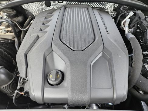 Certified 2026 Porsche Macan image 30