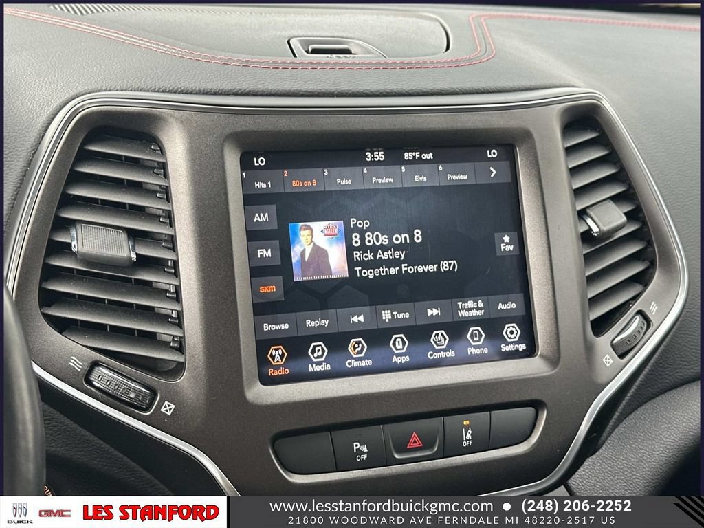 Used 2021 Jeep Cherokee Trailhawk AWD/4WD image 30