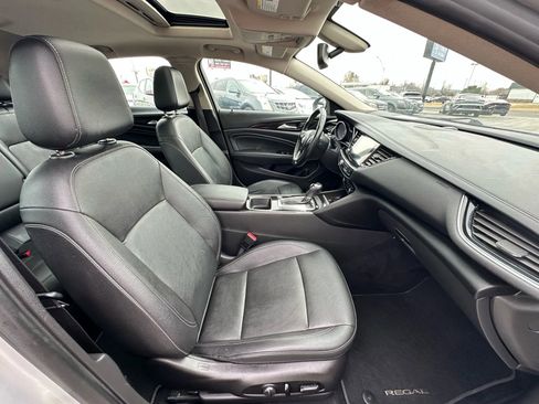 Used 2018 Buick Regal Essence image 13