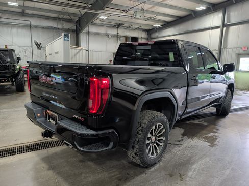 Used 2022 GMC Sierra 1500 AT4 w/ AT4 Premium Package AWD/4WD image 3