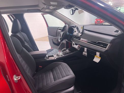 New 2025 Mitsubishi Outlander SE image 14