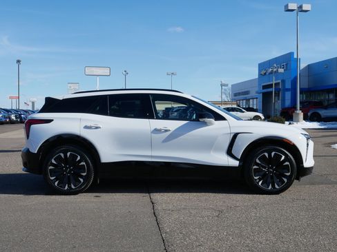 Used 2024 Chevrolet Blazer EV RS image 8