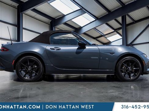 Used 2021 MAZDA MX-5 Miata Club RWD image 24