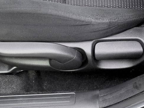 Used 2012 MAZDA MAZDA3 i Touring FWD image 12