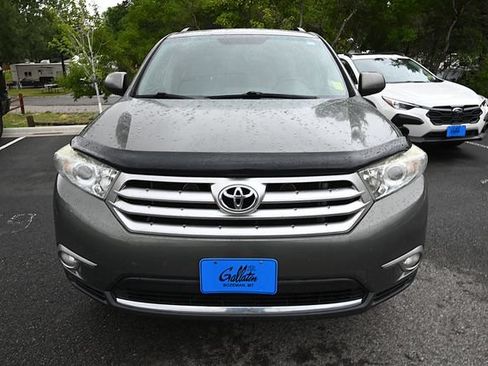 Used 2012 Toyota Highlander SE w/ Tow Pkg AWD/4WD image 7