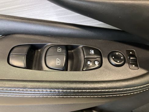 Used 2018 Nissan Murano SV image 12