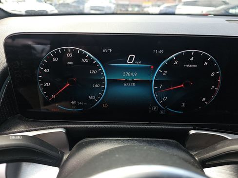 Used 2022 Mercedes-Benz GLB 250 w/ Premium Package Lite image 18
