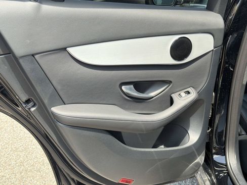 Used 2022 Mercedes-Benz GLC 300 image 11
