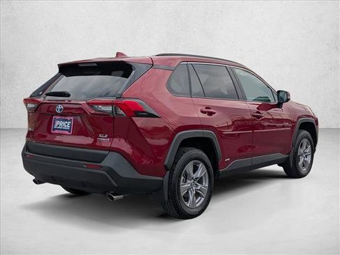 Used 2024 Toyota RAV4 XLE image 5