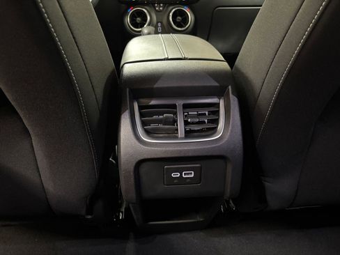 Used 2025 Chevrolet Blazer LT FWD image 23