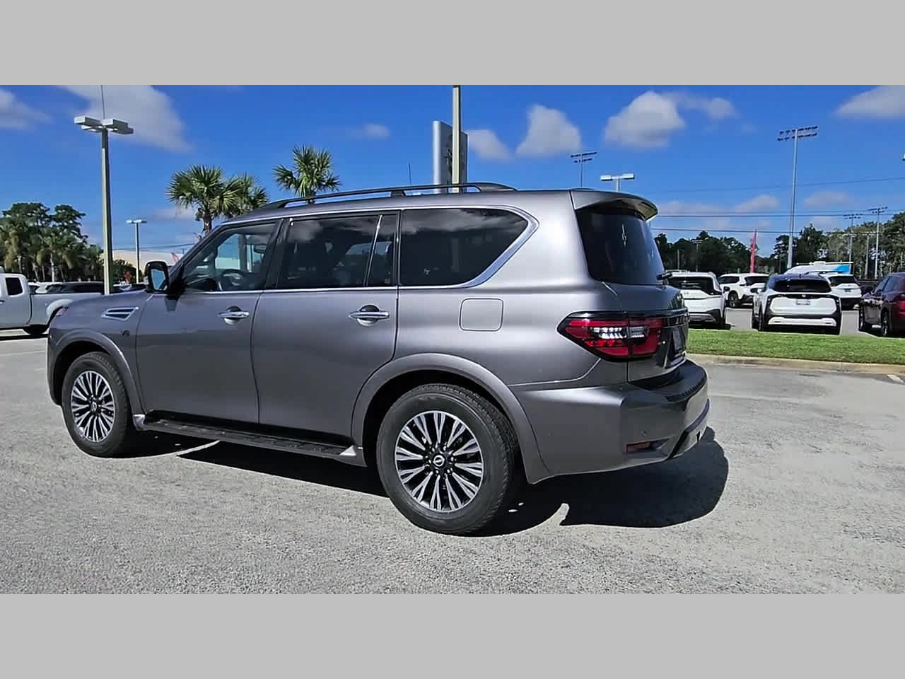 Used 2022 Nissan Armada SL w/ Midnight Edition Package RWD image 30