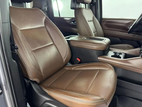 Used 2021 Chevrolet Suburban High Country w/ Premium Package AWD/4WD image 38