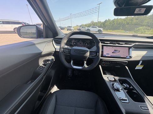 New 2026 Jeep Cherokee Laredo w/ MOPAR Finishing Package AWD/4WD image 21