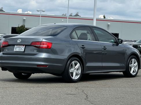 Used 2017 Volkswagen Jetta S FWD image 2